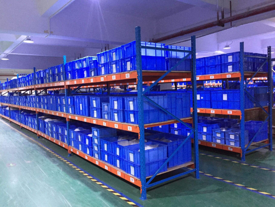 在鄭州怎么定制適合自己的倉儲貨架？
